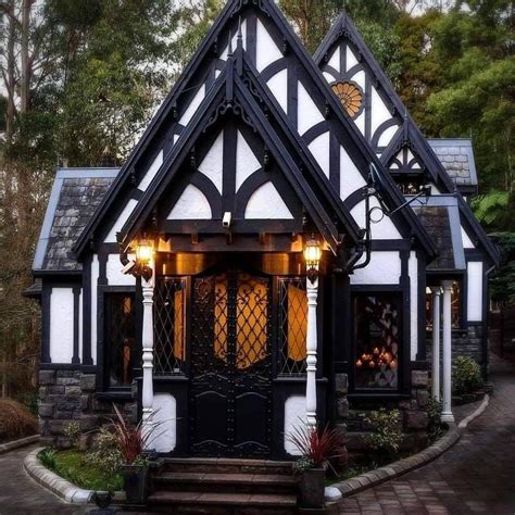 Tiny Gothic House