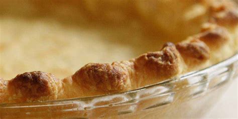 Easy, buttery small pie crust recipe! How To Make Perfect Flaky Pie Crust - Easy Meals with ...