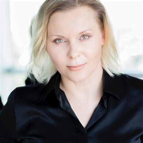 Актриса уверяет, что ее постоянно сравнивают с сестрой так, например, на днях ольга поделилась с поклонниками очередной фотографией без макияжа. 5 актрис из сериала "Ольга" без макияжа