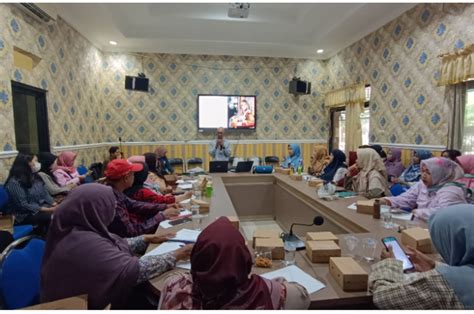 Fakultas Vokasi Universitas Airlangga Beri Pelatihan Creative Content