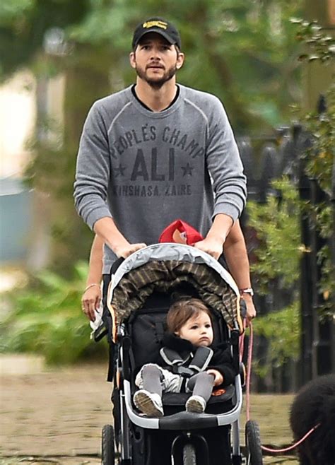 Ashton Kutcher Takes His Daughter Wyatt To The Park On January 25 2016 Celebrity Dads Ashton