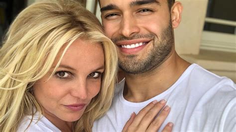 Britney Spears Exclaims I Love This Man In New Photos With Boyfriend