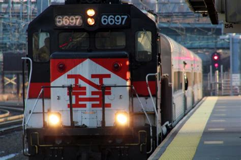 Photo: Metro-North New Haven Line Train - David H Wall