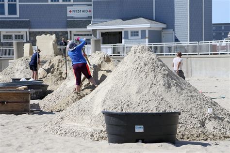 Hampton Beach Nh Sand Sculpting Classic 2022 Master Sculptors At Work
