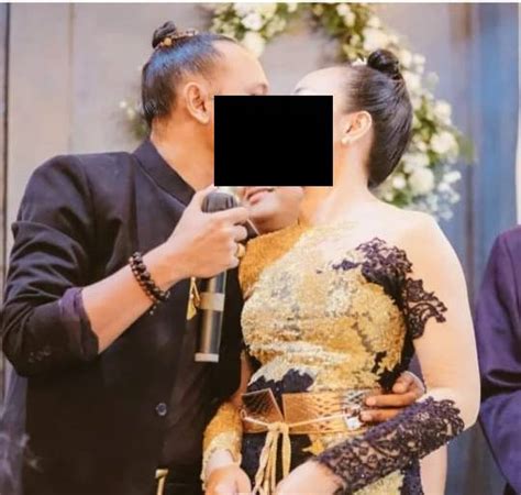 Pasangan Sulinggih Ciuman Viral Di Medsos Ini Kata Phdi Denpasar Warta Bali Online