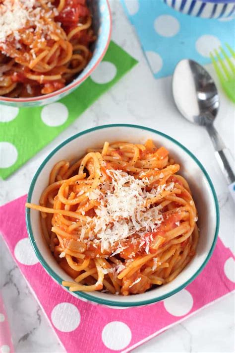 Simple Tomato Spaghetti For Kids My Fussy Eater Easy Kids Recipes