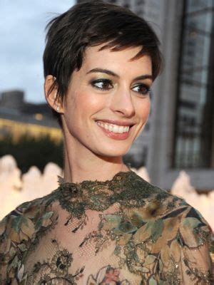 Were left loose in waves and parted in the centre. Anne Hathaway Short Hair - How to Get Short Hair