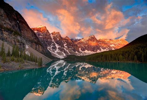 Sunrise Moraine Lake Banff National Park Outdoor