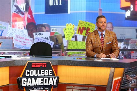 Who Is The Celebrity Guest Picker On College Gameday For Cfp National Championship