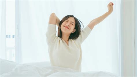 The Best Stretches To Do When You Get Out Of Bed