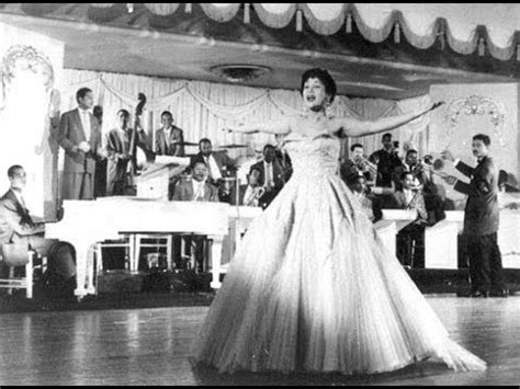 Today, in what appears to be a nod to valentine. LA NOCHE DE ANOCHE ........................canta OLGA ...