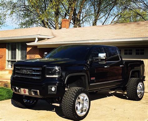 Pin By Bree On Camionetas E Picapes Lifted Trucks Gmc Trucks Chevy
