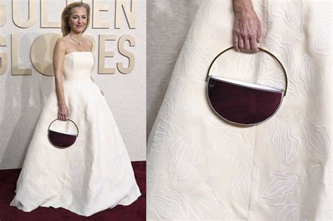 Gillian Anderson S Golden Globes Gown Was Embroidered With Vaginas Ob Gyns Say They Re Vulvas
