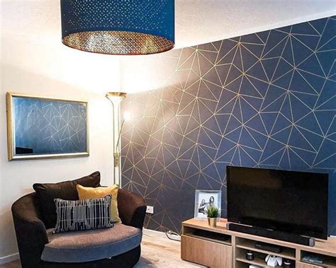 Stunning wallpaper decorating ideas living room | Blue and gold living