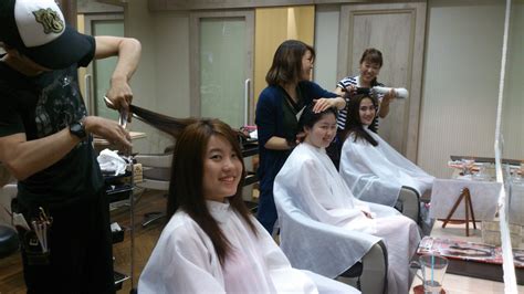 Haircut Salon For Ladies Near Me Wavy Haircut