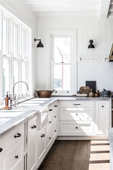 White Aesthetic Kitchen With Farmhouse Style Homemydesign