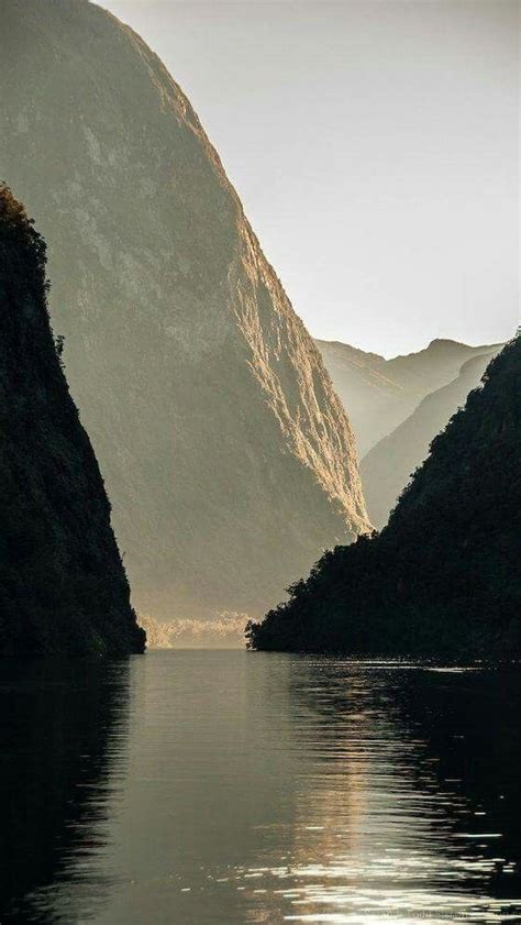 Las montañas escarpadas, prados pintorescos, hermosas playas y volcanes activos de nueva zelanda crean un paisaje que enamora a los viajeros. isla sur de nueva zelanda | paisajes | Paisajes naturaleza ...