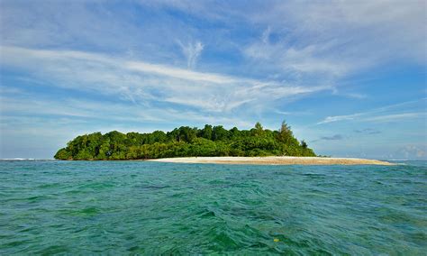 Isolated Islands Holiday, Tetepare Island, Solomon Islands, Near remote beach