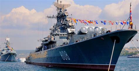 Как созданная петром i навигационная мастерская превратилась во. Когда день военно-морского флота? Как и когда появился ...