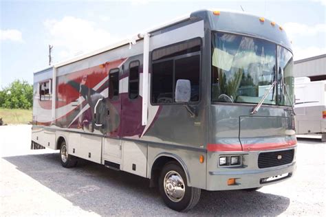Winnebago vista 30t class a motorhomes for sale sleeps 4: 2004 Used Winnebago SIGHTSEER WFD33T Class A in Texas TX