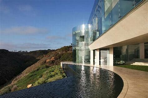 Some people have asked about the house in the 2008 movie iron man, starring robert downey jr. Truth vs. Rumors: The Iron Man House For Sale | Bit Rebels