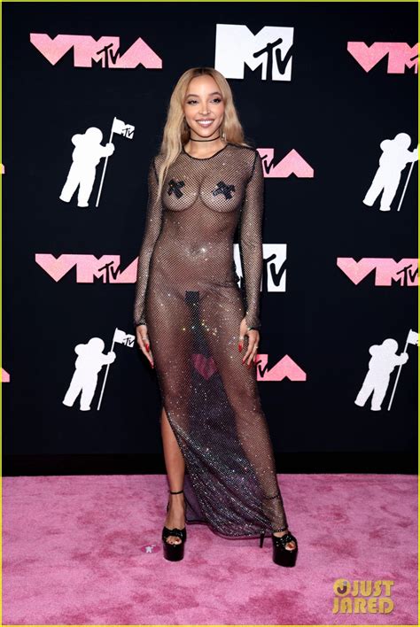 Tinashe Wears Most Daring Look Yet Goes Nearly Naked On MTV VMAs 2023