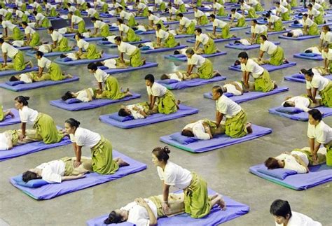 Thailand Breaks World Record For Group Massage