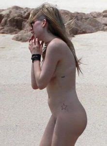 Avril Lavigne Nude Photos Videos Celeb Masta