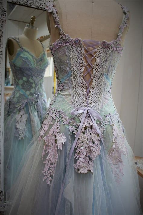 Smaragd elven kleid fee elfen brautkleid präraffaeliten kleid. Fantasie Hochzeit Märchen Hochzeitskleid Elfen-Hochzeit ...
