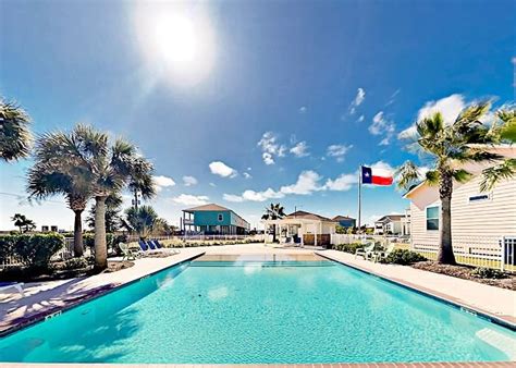 View photos of the 18 condos and apartments listed for sale in rockport tx. Newly Remodeled Beach Cottage in Rockport's Coral Reef ...