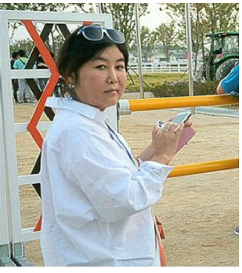 유 의원과 안 수석은 같은 대구 출신이며 위스콘신 대학교 대학원 동문이다. 사건뉘우스'첨삭지도' 전문가 최순실, 그리고 남은 의문들 ...