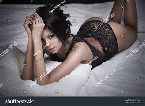 64 842 Woman Lingerie Lying Images Stock Photos Vectors Shutterstock
