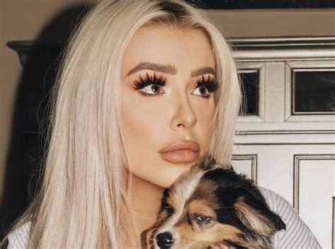 Cancelled Podcast Tana Mongeau Has A Serious Bird Problem Daily
