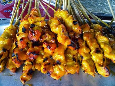 Ayam juga enak dimasak secara berkuah, dan ada berbagai jenis cara masakannya. Resepi Ayam Masak Satay Lezat & Soto Aceh | Galeri Resepi ...