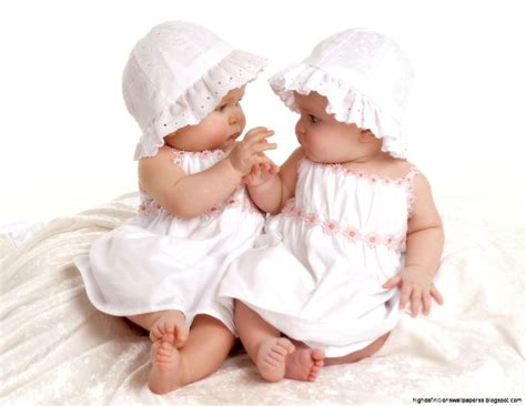 最高のコレクション Pictures Twins Baby Boy And Girl Wallpaper 677045