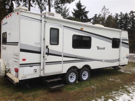 2006 Terry Fleetwood 25ft Travel Trailer With Slide Out Outside