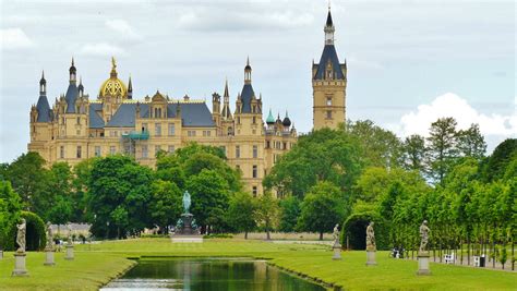 무료 이미지 건축물 건물 샤토 궁전 탑 큰 광장 경계표 정면 성당 정원 관광 여행 관심있는 곳 독일
