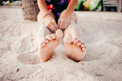 Women S Feet On Sand Free Image Peakpx