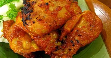 Penjelasan lengkap seputar resep ayam bakar khas nusantara. Resep dan Cara Membuat Ayam Bakar Padang