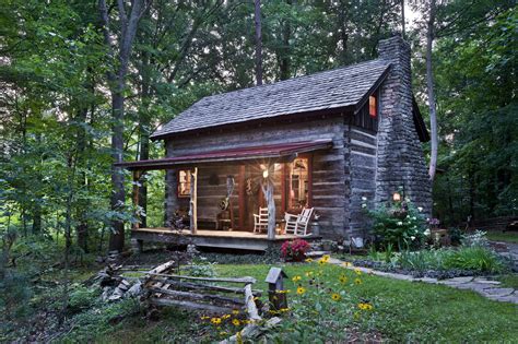 Old Log Cabins In Wooded Areas Donelson Antique Guest House