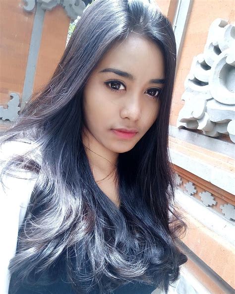 Ayu Sintya Dewiさんはinstagramを利用しています「😇」 Gadis Cantik Dewi