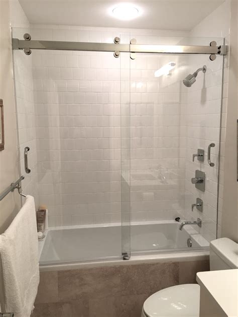 While frameless shower doors are most common on standalone showers, they're also available for bathtubs. Frameless Shower Doors - Shower Doors Chicago | Mirrors ...