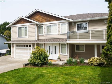 Beautiful Home Close To Uvic With 2 Bedroom Inlawsuite In Yyj Victoriabc Vanisle