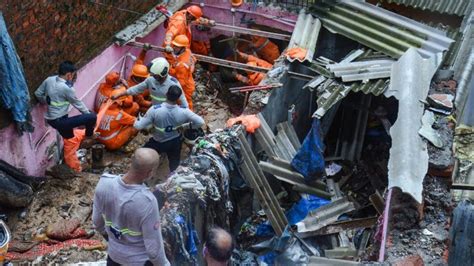 22 Dead Various Injured In Mumbais Landslide Due To Heavy Rainfall