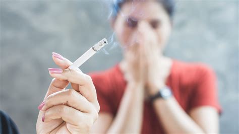 The Side Effects Of Secondhand Smoking Can Be Harmful For Health Healthshots