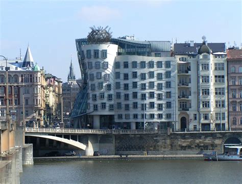 Dancing House Prague Fred And Ginger Building Frank