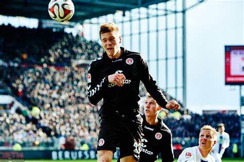Der fußballspieler marcel halstenberg war in der saison 2014/2015 bei fc st. Schwere Beine | Stefan Groenveld - Fotograf aus Hamburg
