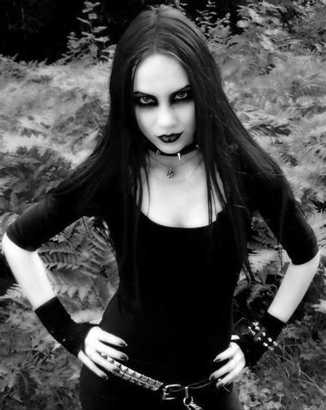 Pin von Dunkelgräfin auf HeavyMädels Gotische mädchen Metallmädchen und Gothic mode