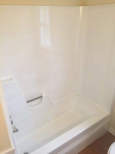 Hiring a professional bathtub refinisher. Pin by Bathtub Refinishing on Bernardo Zuluaga | Bathtub ...