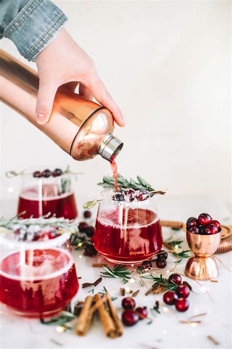 Drinks & cocktails with bourbon. Mrs. Claus Cranberry Whiskey Cocktail | Recipe | Whiskey cocktails, Christmas drinks, Christmas ...